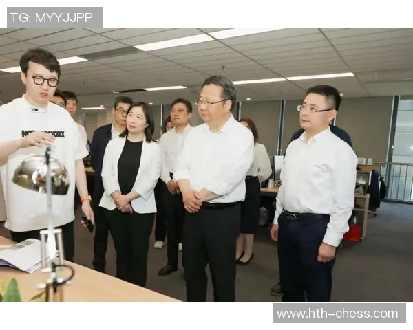 杨建平与各界专家深入探讨未来科技发展趋势及其对社会的影响